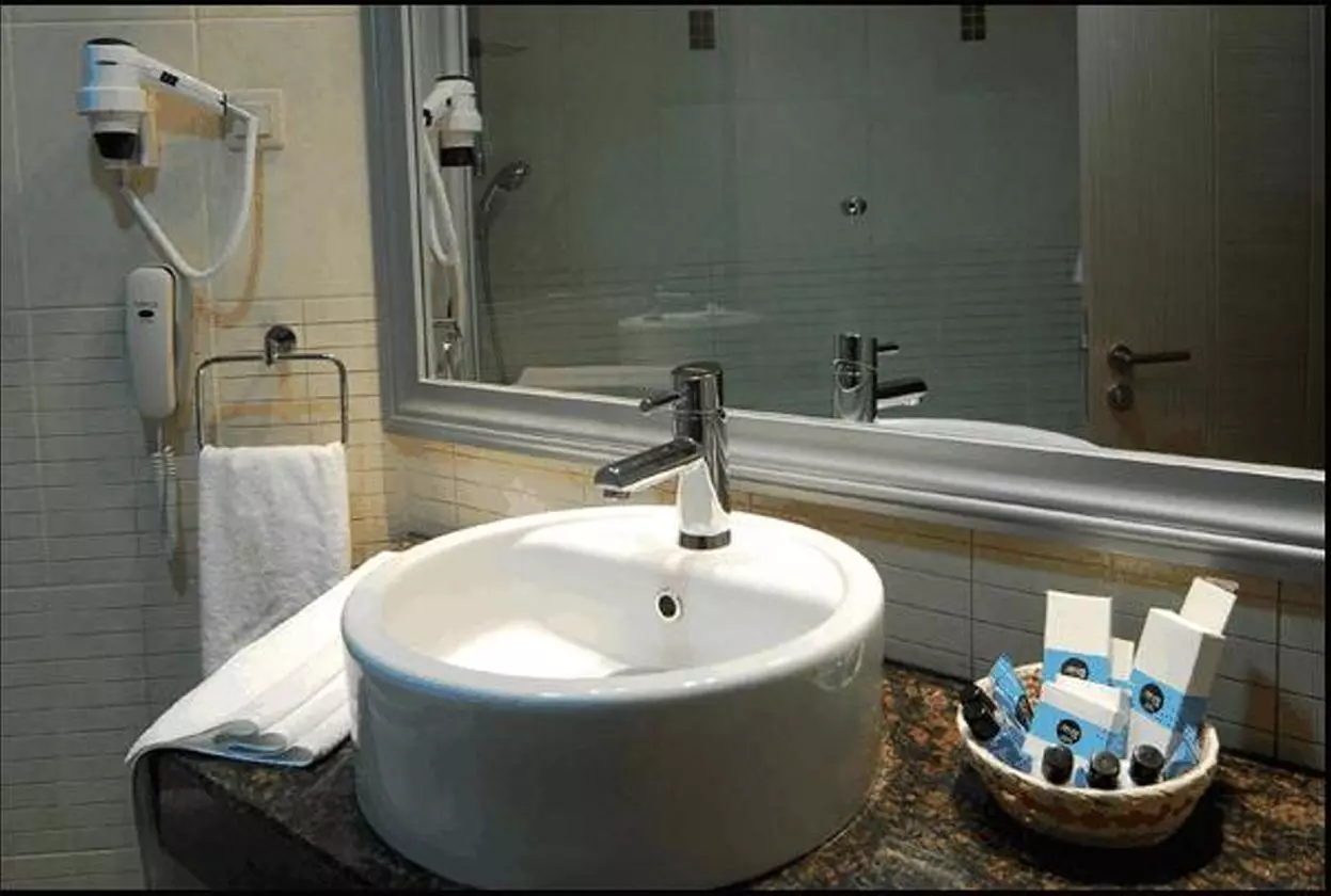 GRANDBELISH_SHABAVIZ (3).jpg